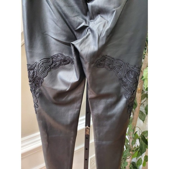 Bebe Women's Solid Black Polyester Pull On Mid Rise Skinny Fit Pant Size X-Small - Picture 6 of 12